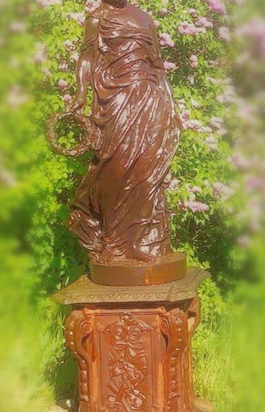 Figur „Eiserner Frühling“